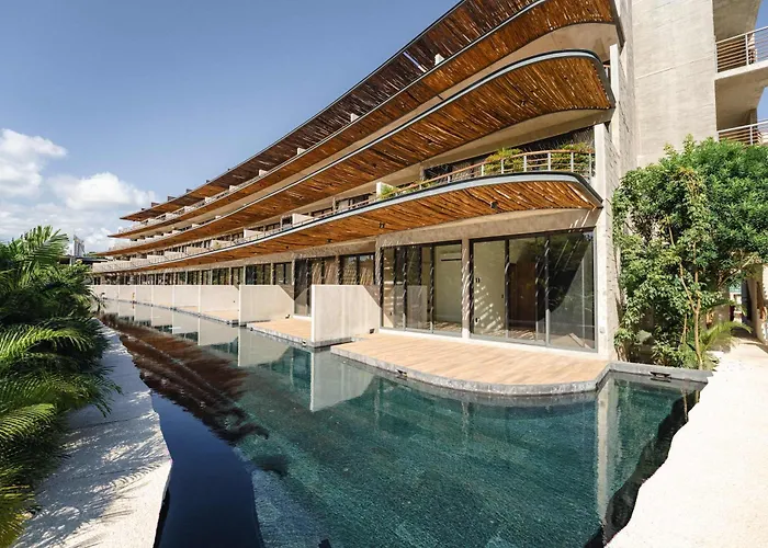 Modern 2br With Pool & Gym *