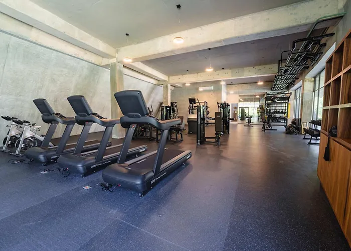 Modern 2br With Pool & Gym Apartment